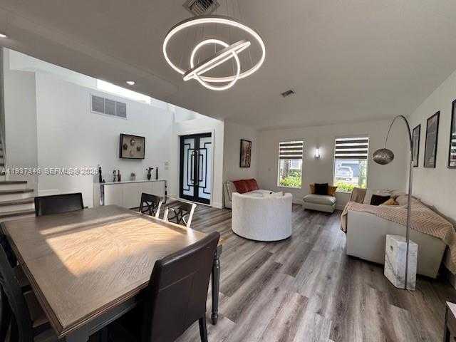 Imagen de Pequeño Objeto