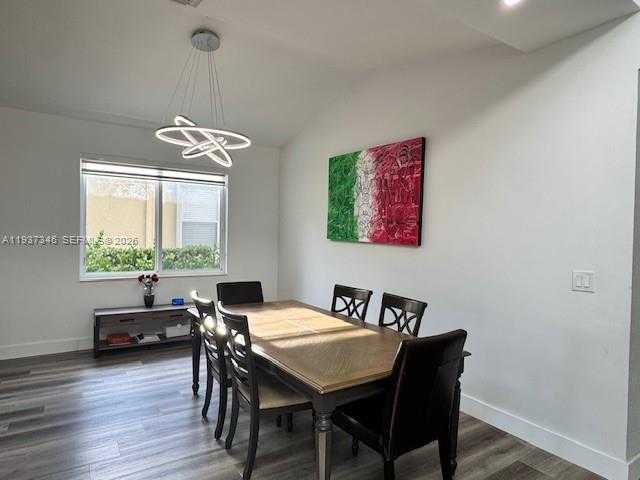 Imagen de Pequeño Objeto