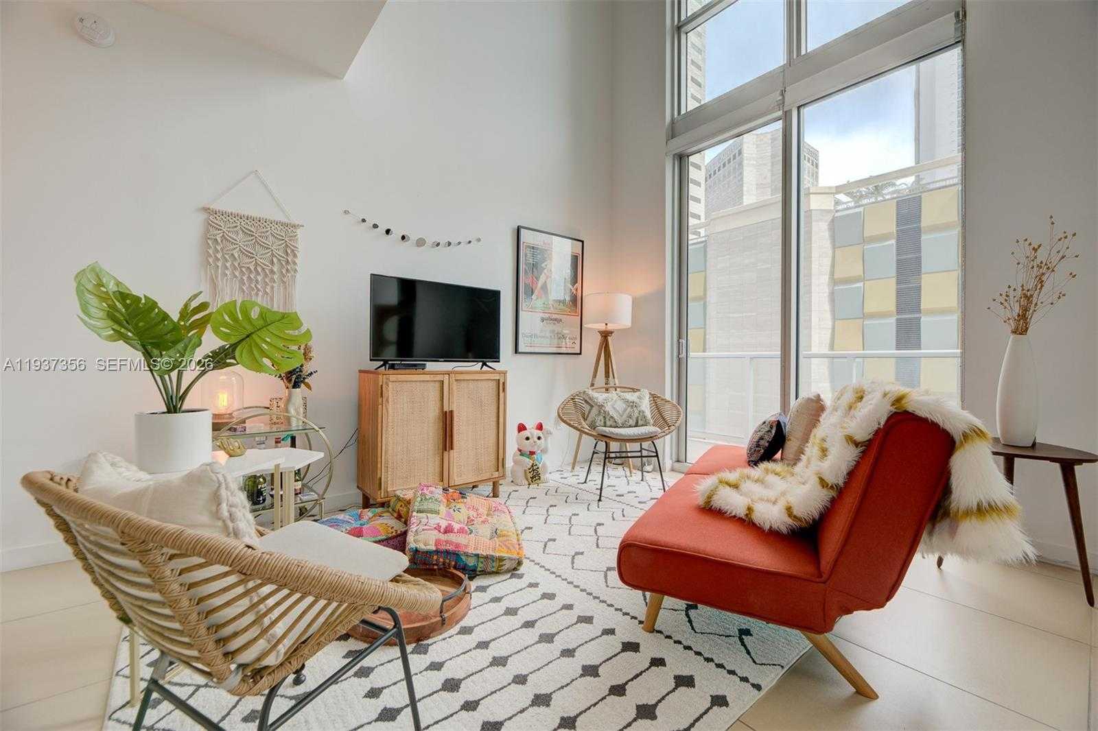 Small Image of 300 SOUTH BISCAYNE BLVD #L-428, Miami Number 14