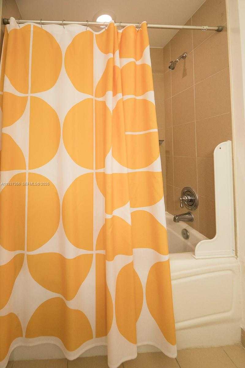 Small Image of 300 SOUTH BISCAYNE BLVD #L-428, Miami Number 23