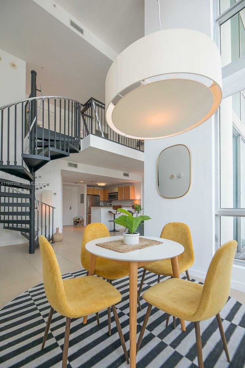 Small Image of 300 SOUTH BISCAYNE BLVD #L-428, Miami Number 8