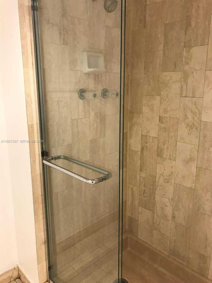 Small Image of 1717 NORTH BAYSHORE DR #A-3542, Miami Number 18