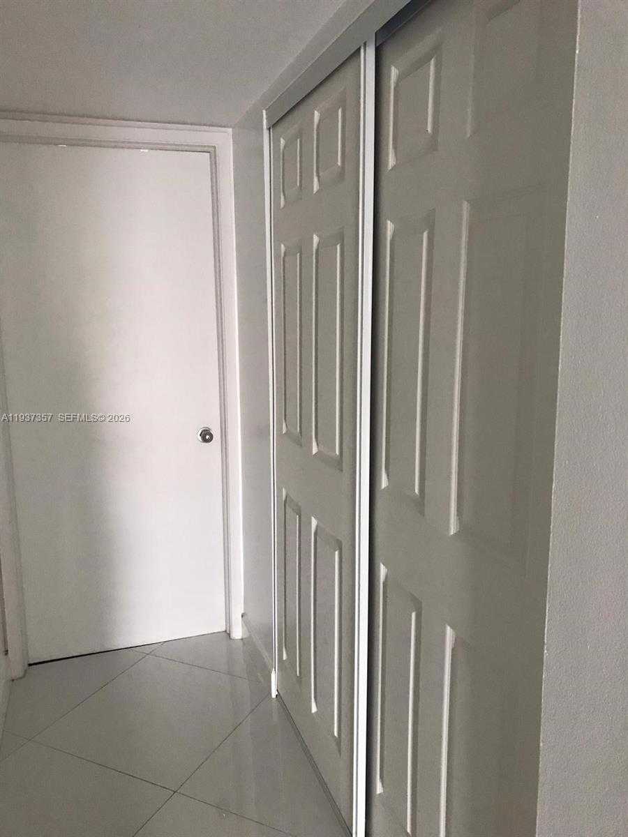 Small Image of 1717 NORTH BAYSHORE DR #A-3542, Miami Number 4