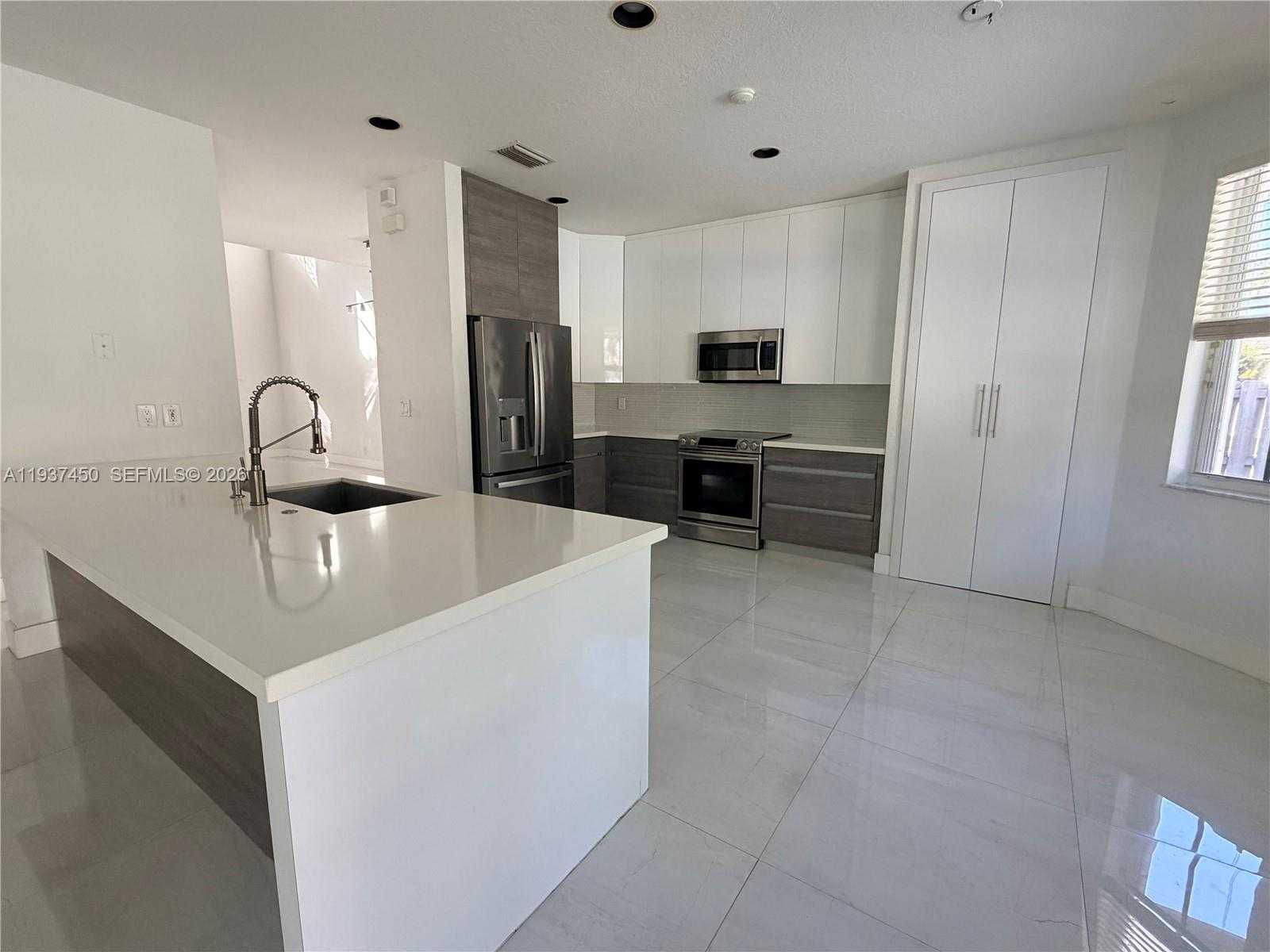 Small Image of 1570 ELM GROVE RD, Weston Number 6