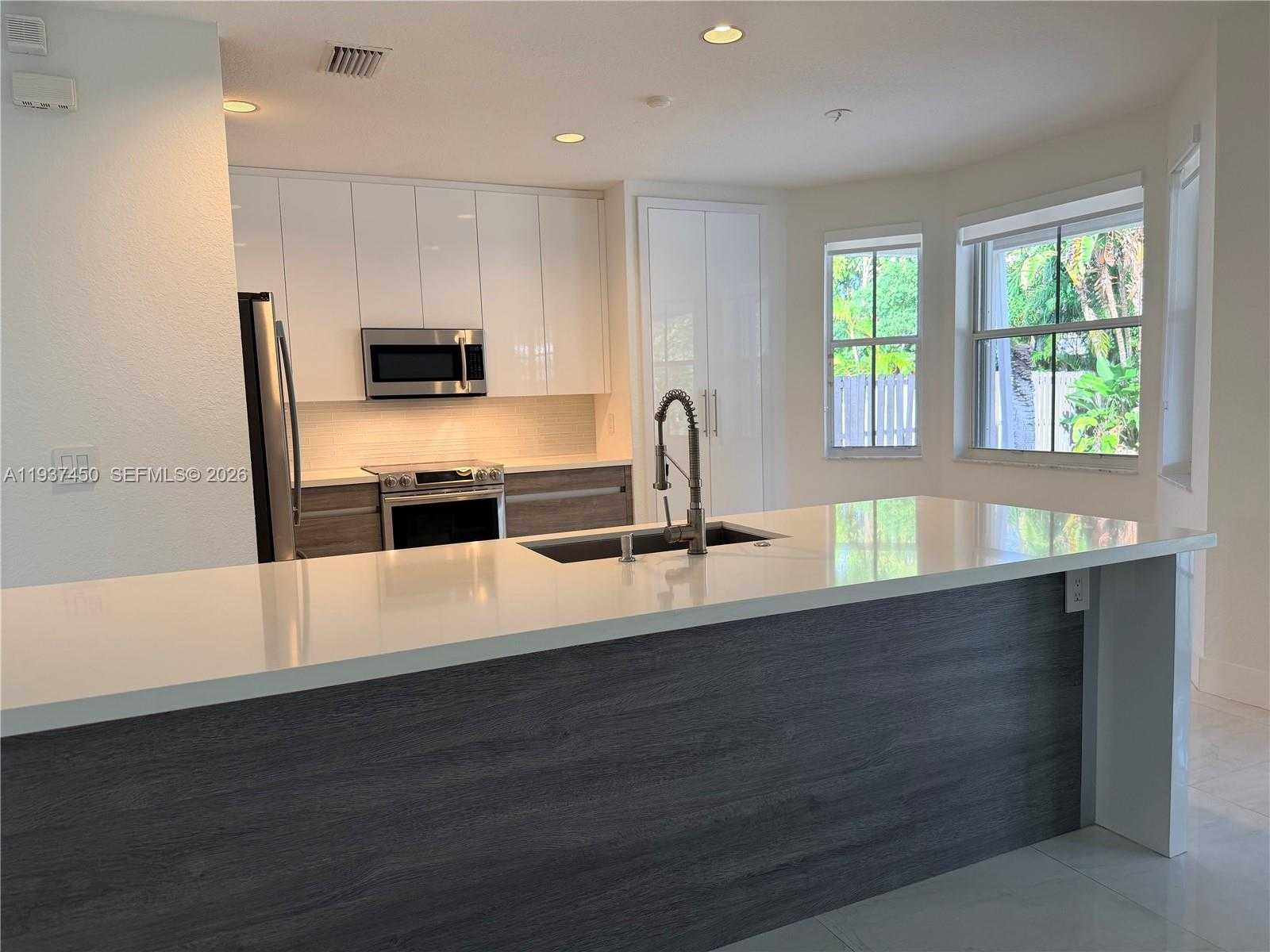 Small Image of 1570 ELM GROVE RD, Weston Number 7