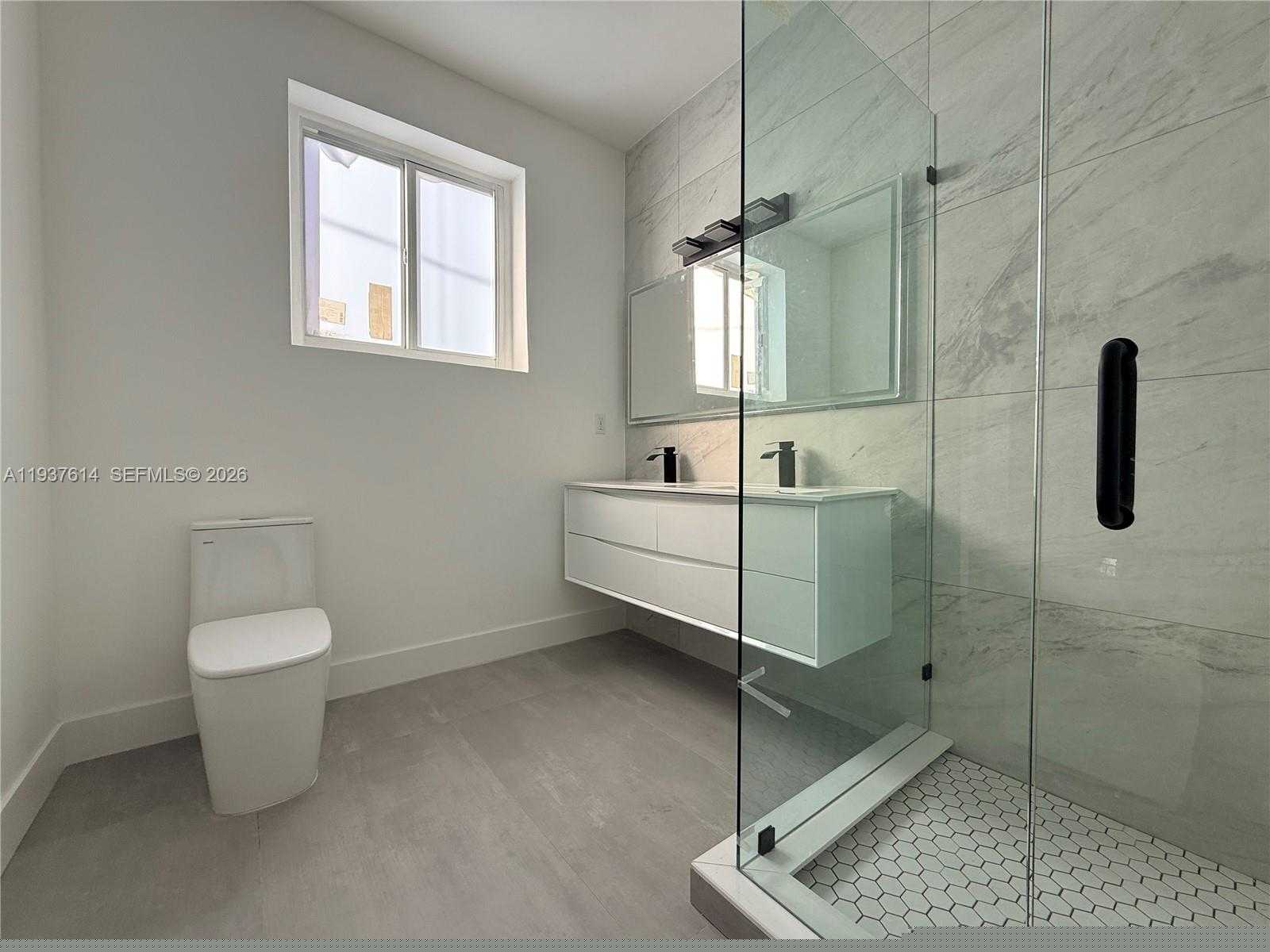 Imagen de Pequeño Objeto