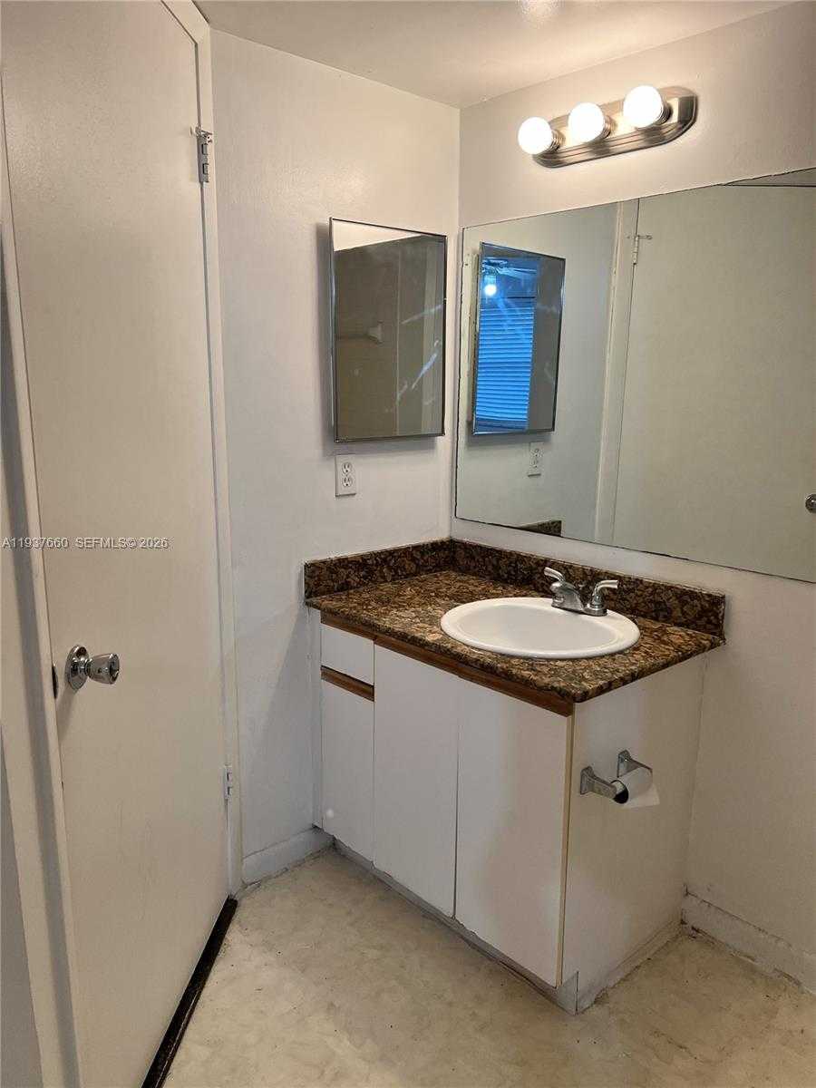 Small Image of 17500 NORTH WEST 67TH CT #P-19, Hialeah Number 10