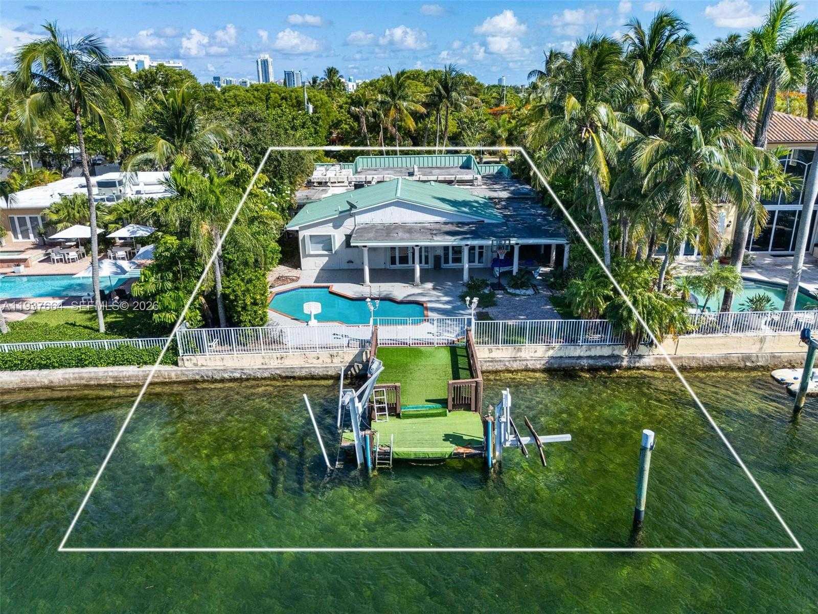 Small Image of 1375 NORTH BISCAYNE POINT RD, Miami Beach Number 39