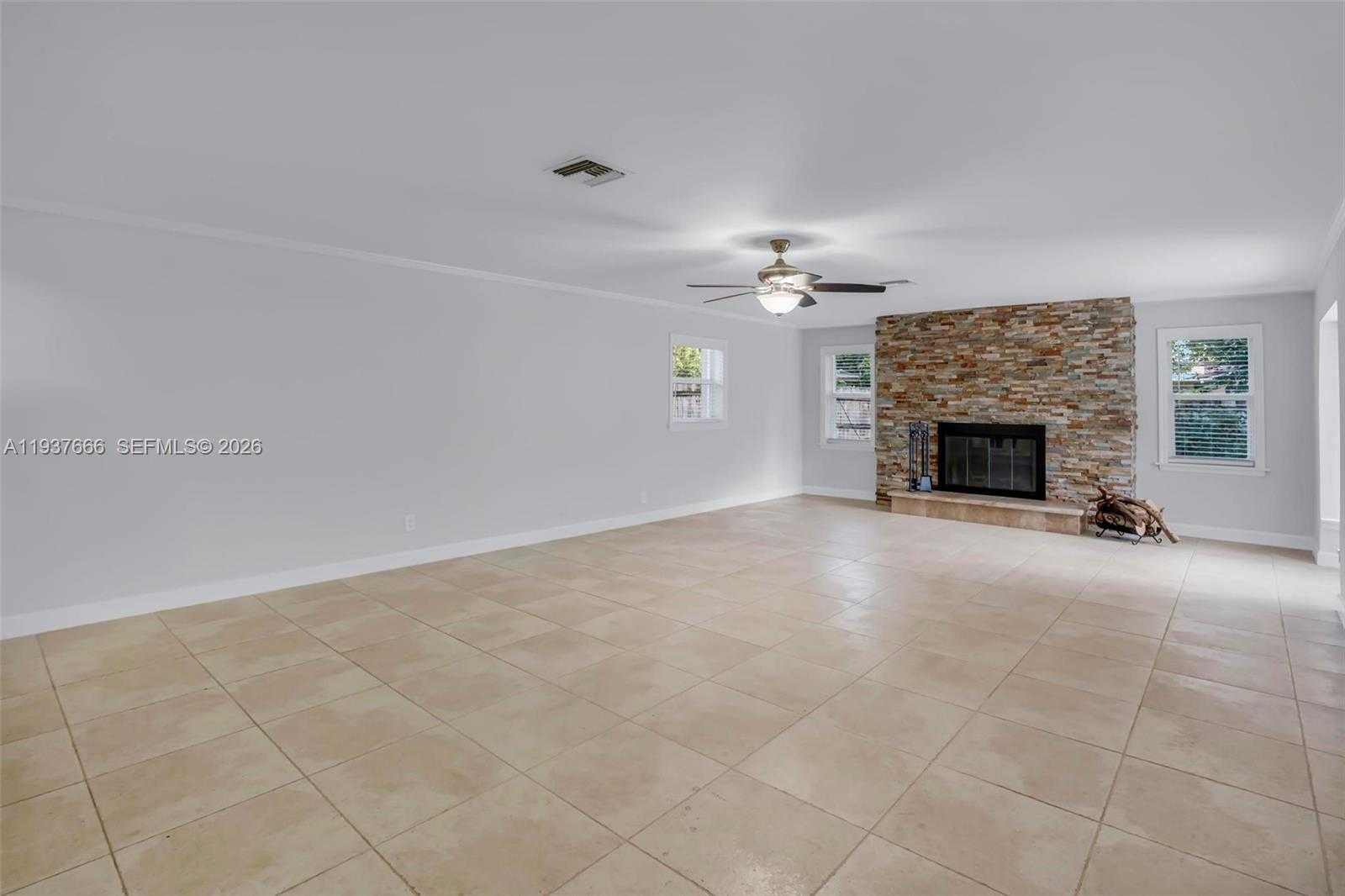 Small Image of 812 HOLLY LN, Plantation Number 15