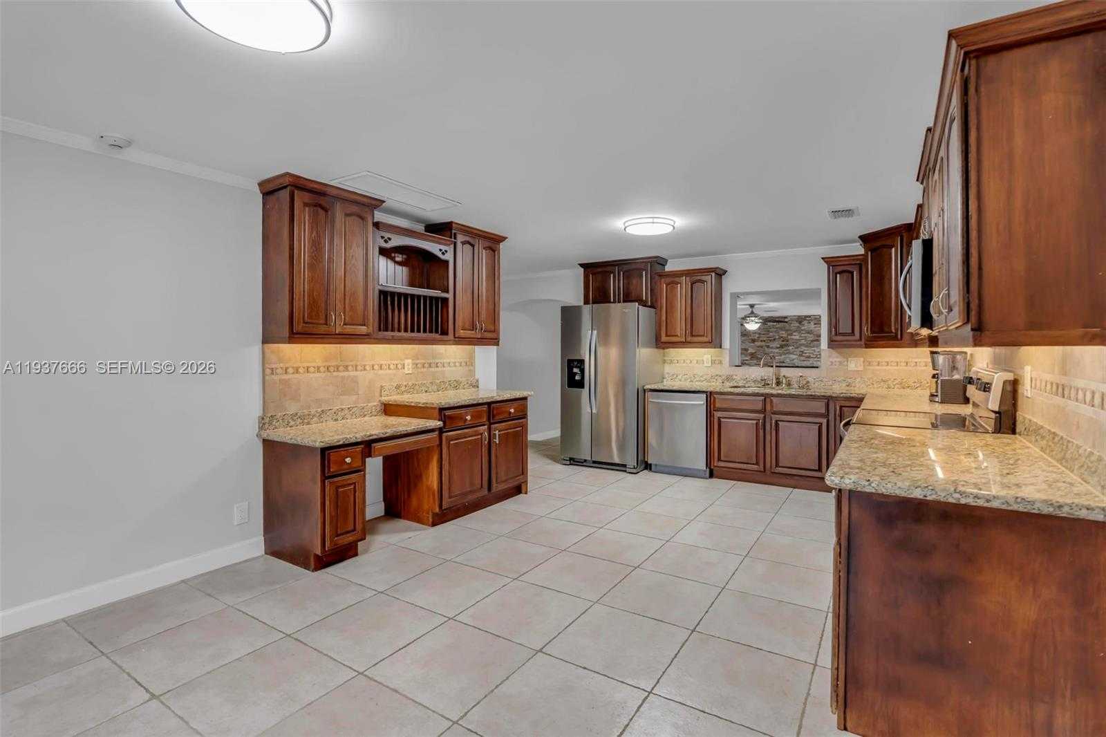 Small Image of 812 HOLLY LN, Plantation Number 18