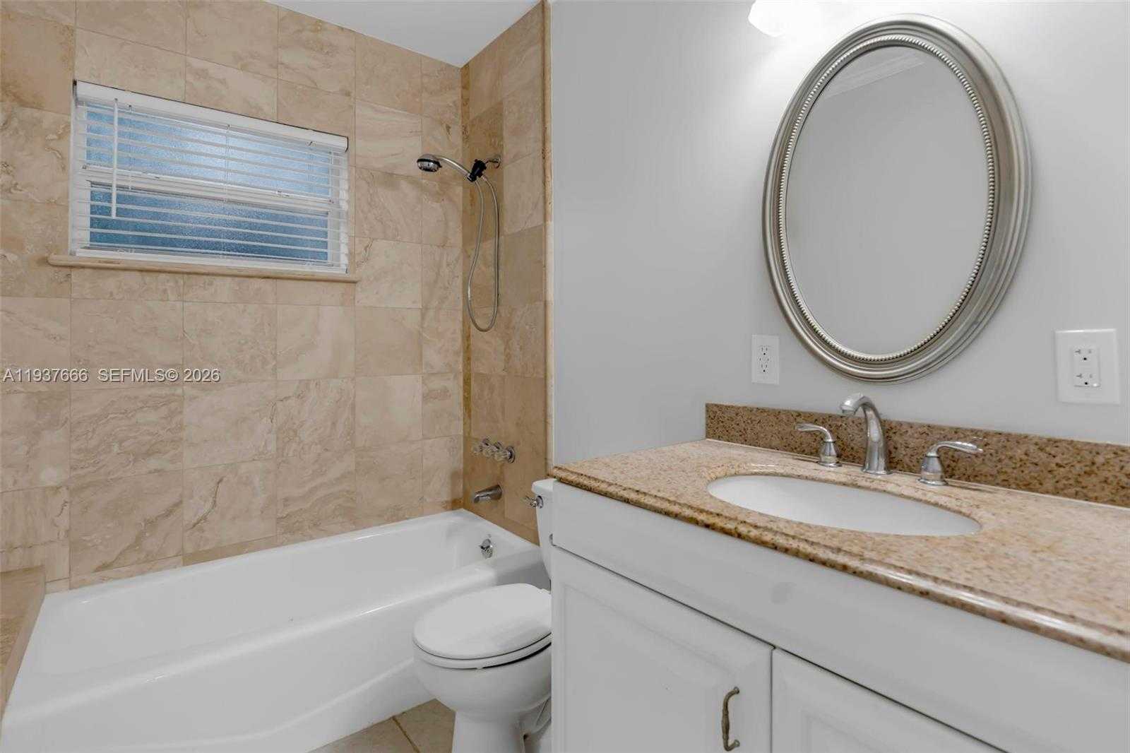 Small Image of 812 HOLLY LN, Plantation Number 31