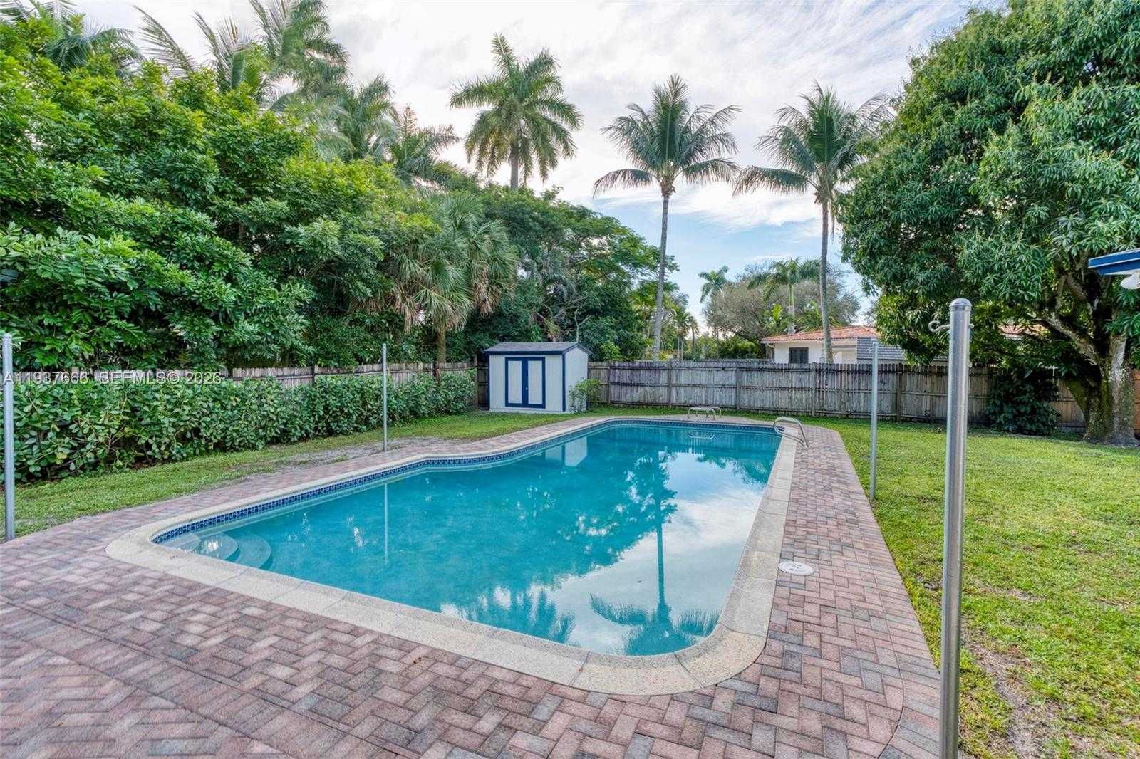 Small Image of 812 HOLLY LN, Plantation Number 37