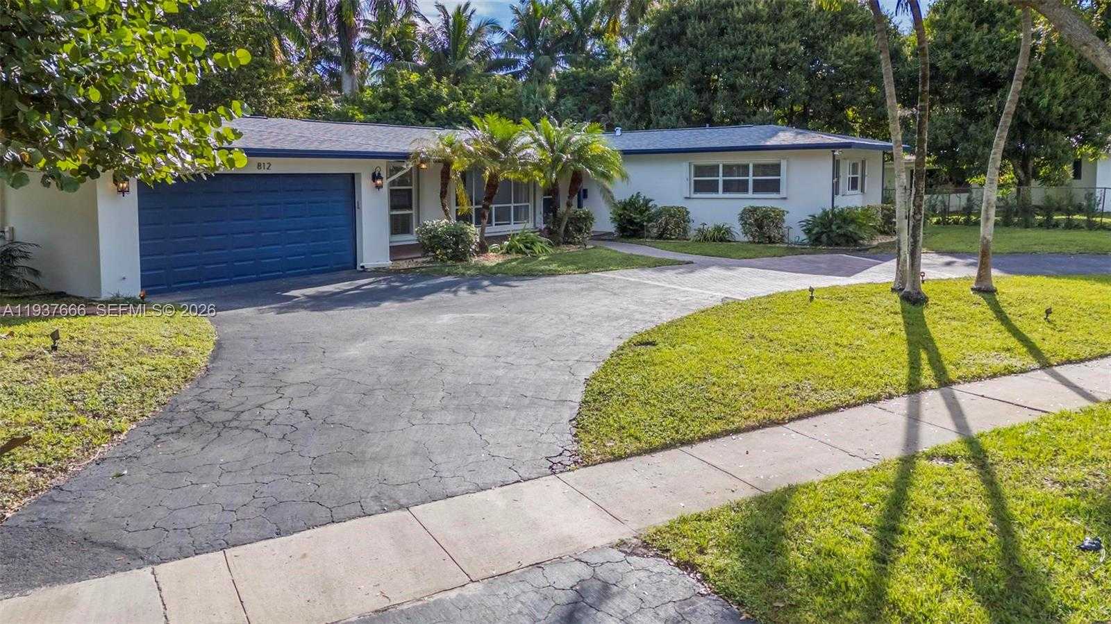 Small Image of 812 HOLLY LN, Plantation Number 44