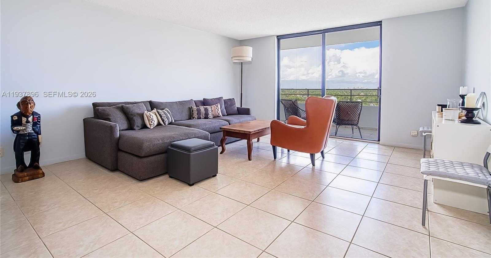 Small Image of 2500 PARKVIEW DR #911, Hallandale Beach Number 14