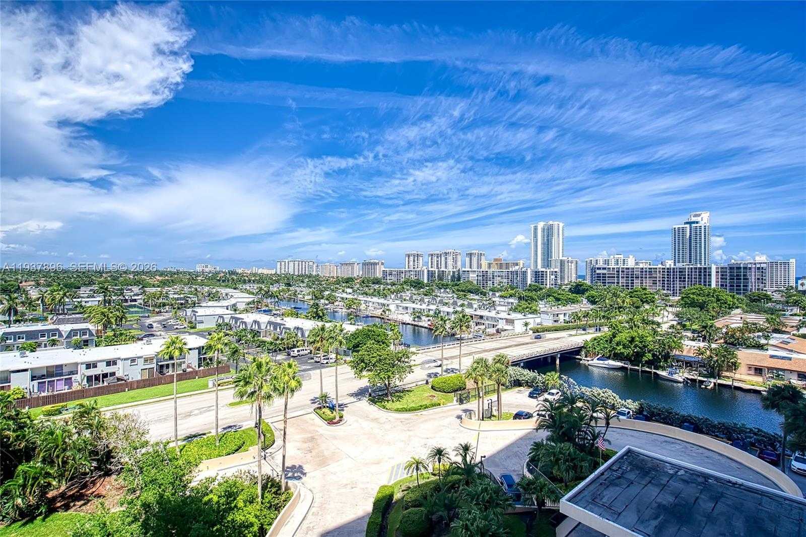 Small Image of 2500 PARKVIEW DR #911, Hallandale Beach Number 3