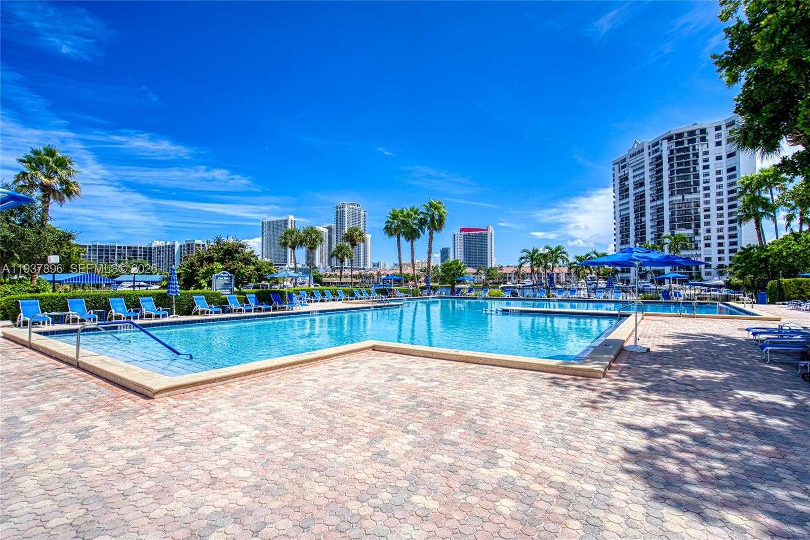 Small Image of 2500 PARKVIEW DR #911, Hallandale Beach Number 34