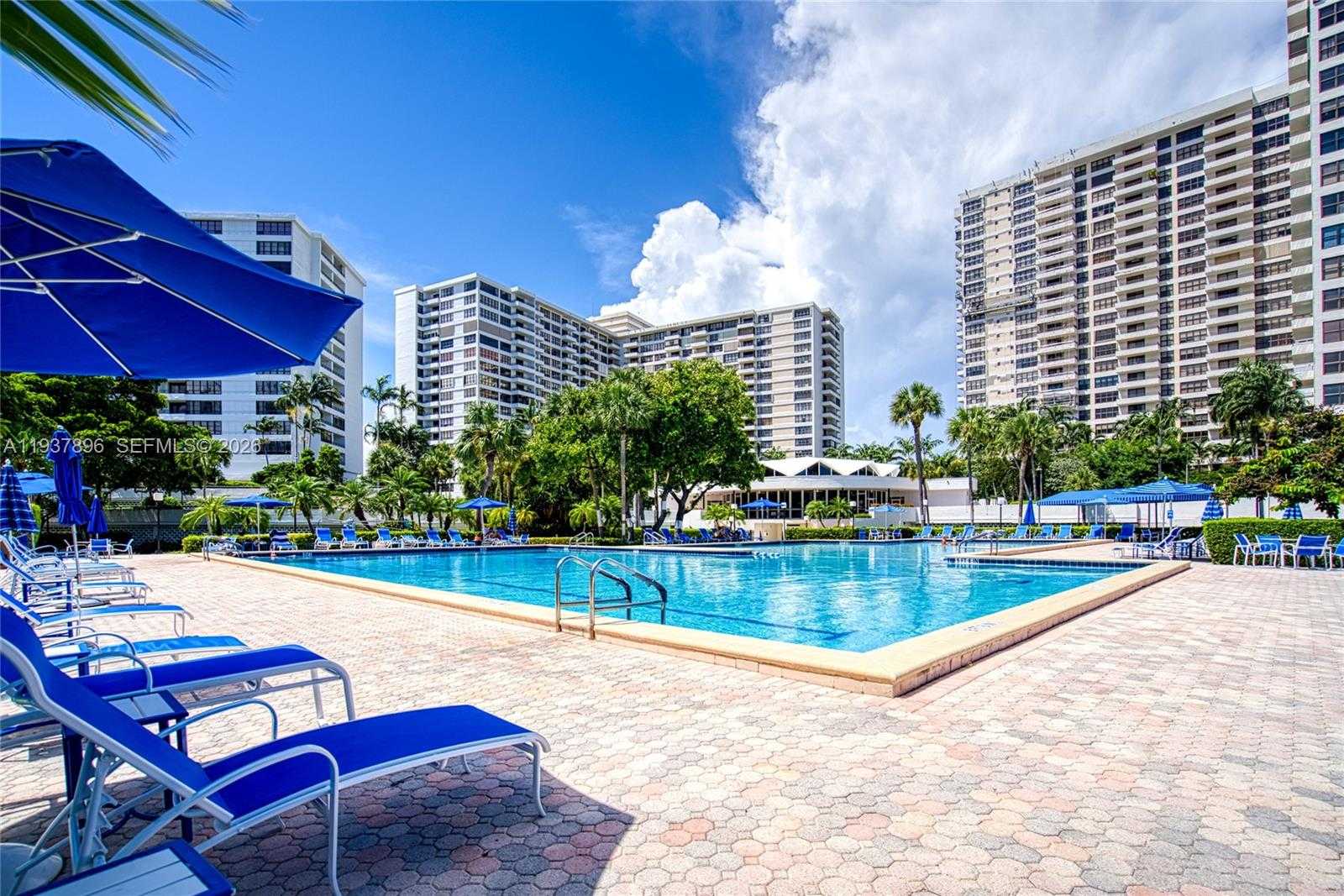 Small Image of 2500 PARKVIEW DR #911, Hallandale Beach Number 35