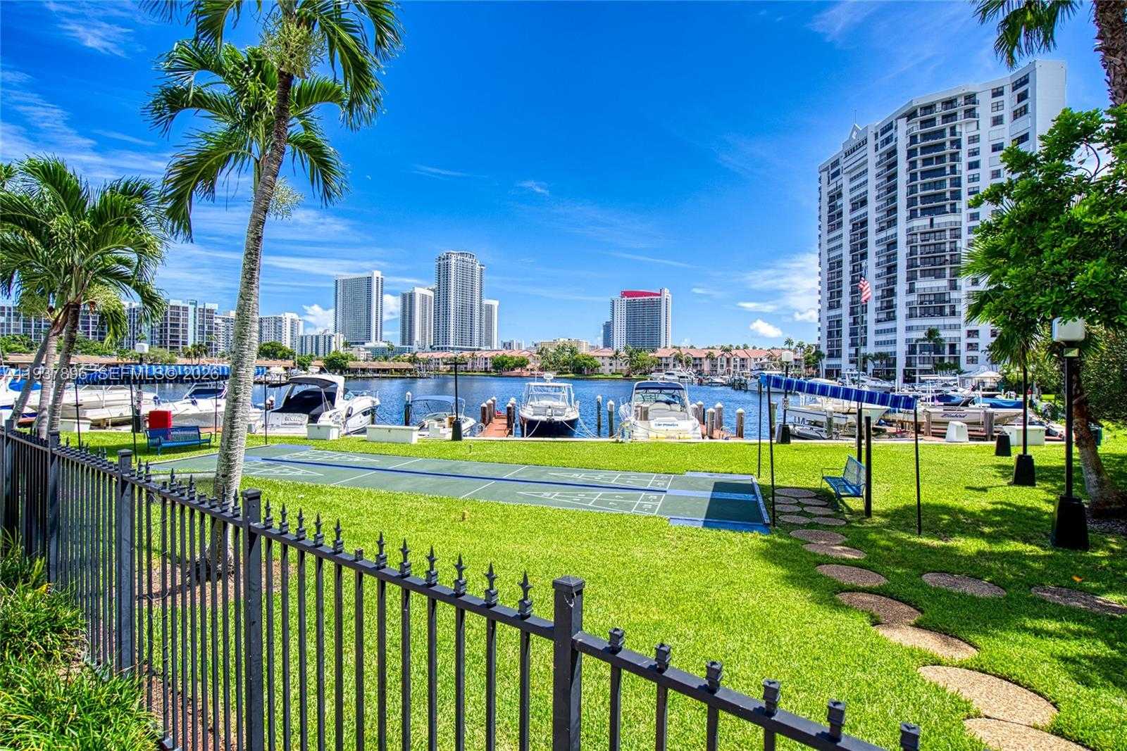 Small Image of 2500 PARKVIEW DR #911, Hallandale Beach Number 37