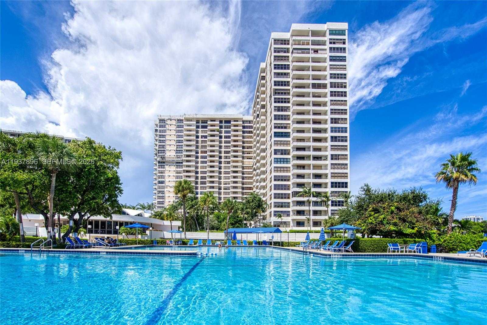Small Image of 2500 PARKVIEW DR #911, Hallandale Beach Number 38
