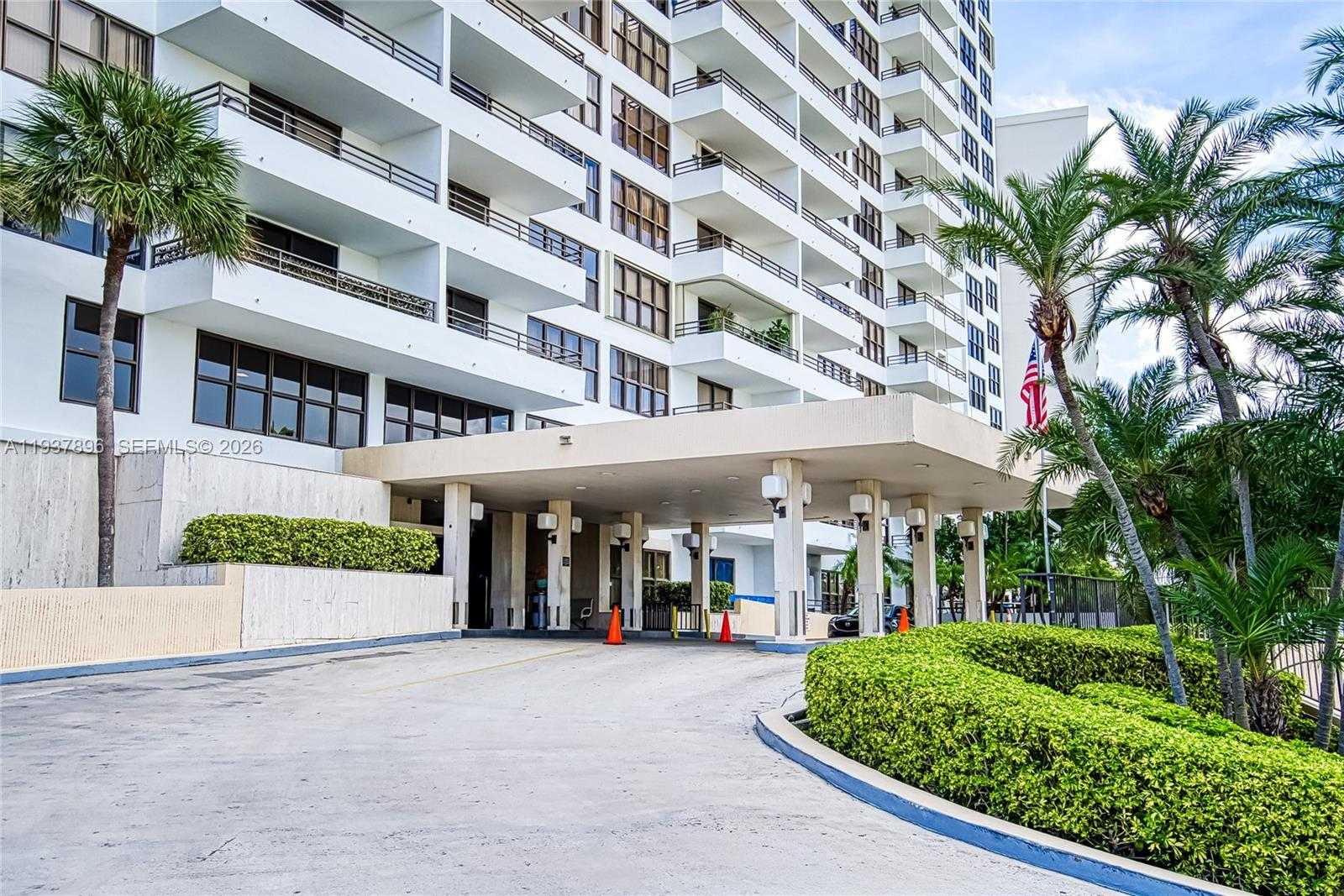 Small Image of 2500 PARKVIEW DR #911, Hallandale Beach Number 48