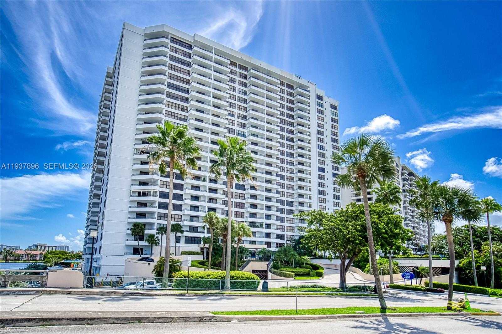 Small Image of 2500 PARKVIEW DR #911, Hallandale Beach Number 50