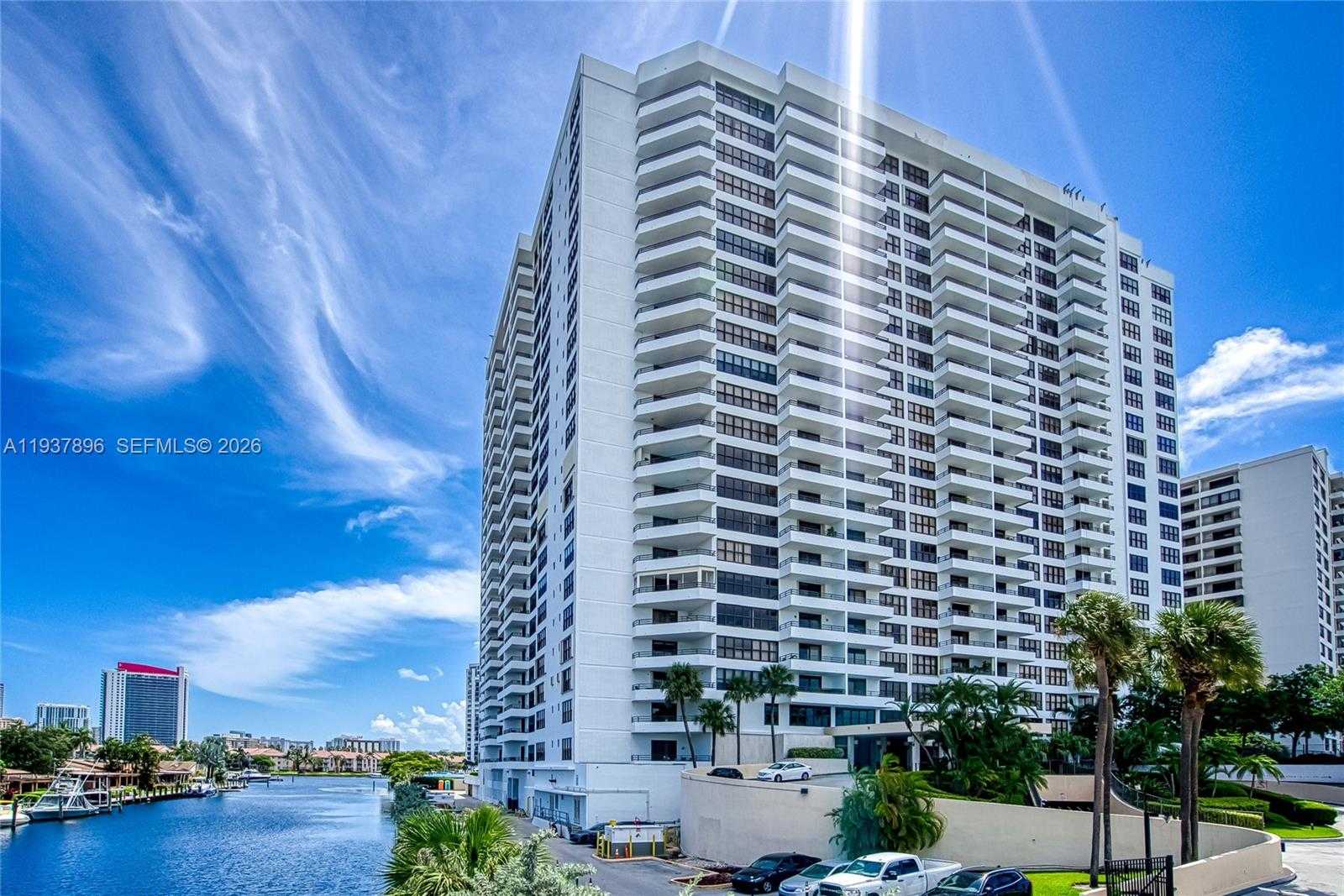 Small Image of 2500 PARKVIEW DR #911, Hallandale Beach Number 51