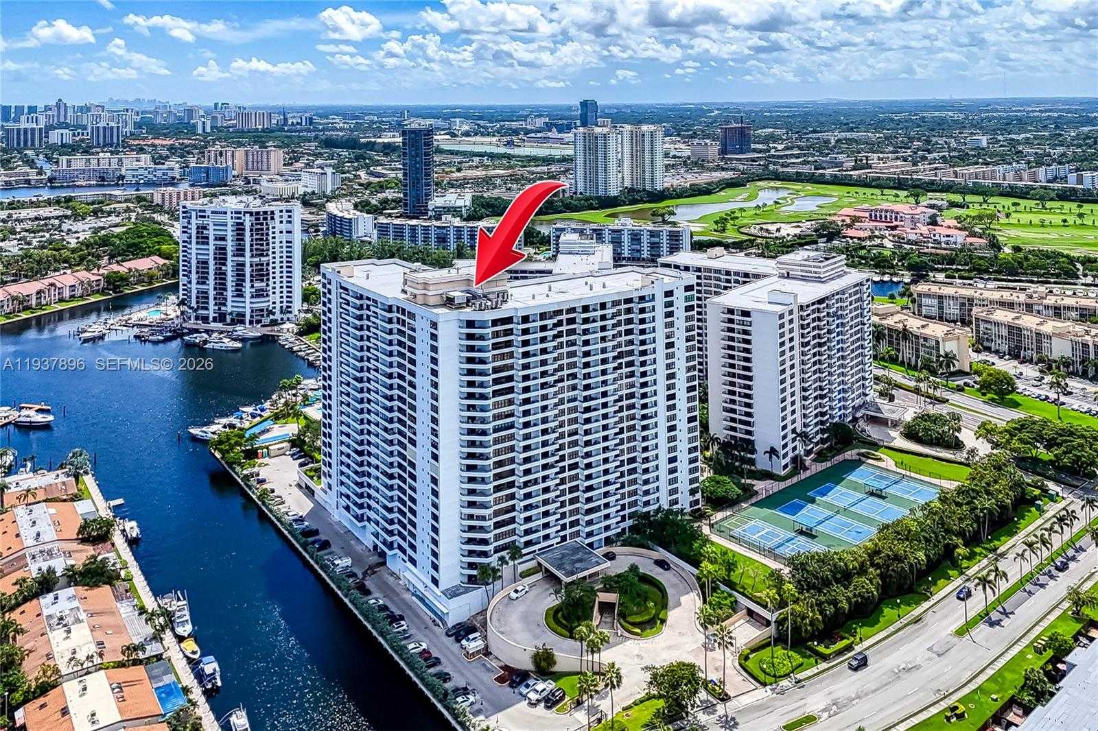 Small Image of 2500 PARKVIEW DR #911, Hallandale Beach Number 54