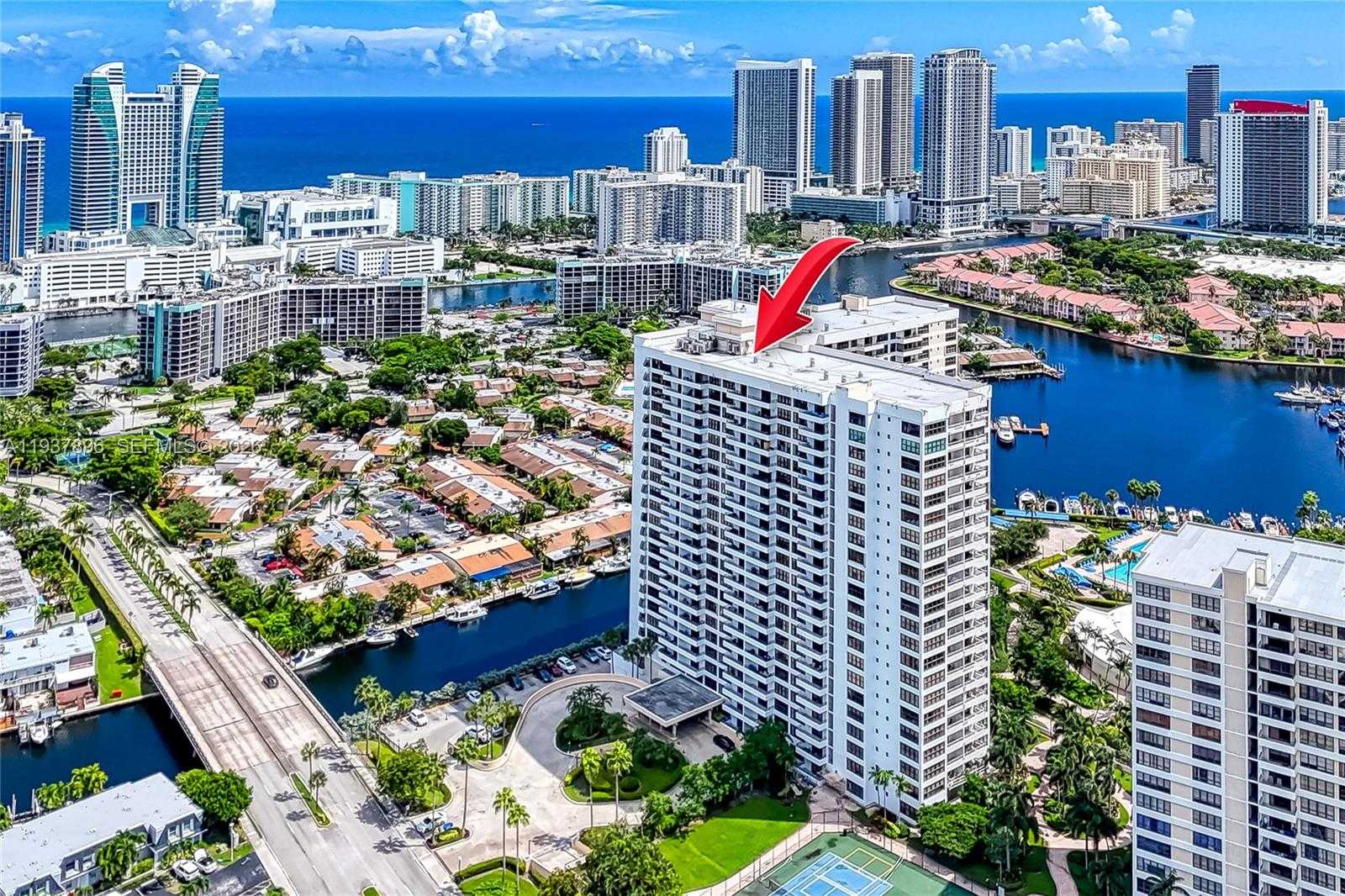 Small Image of 2500 PARKVIEW DR #911, Hallandale Beach Number 58