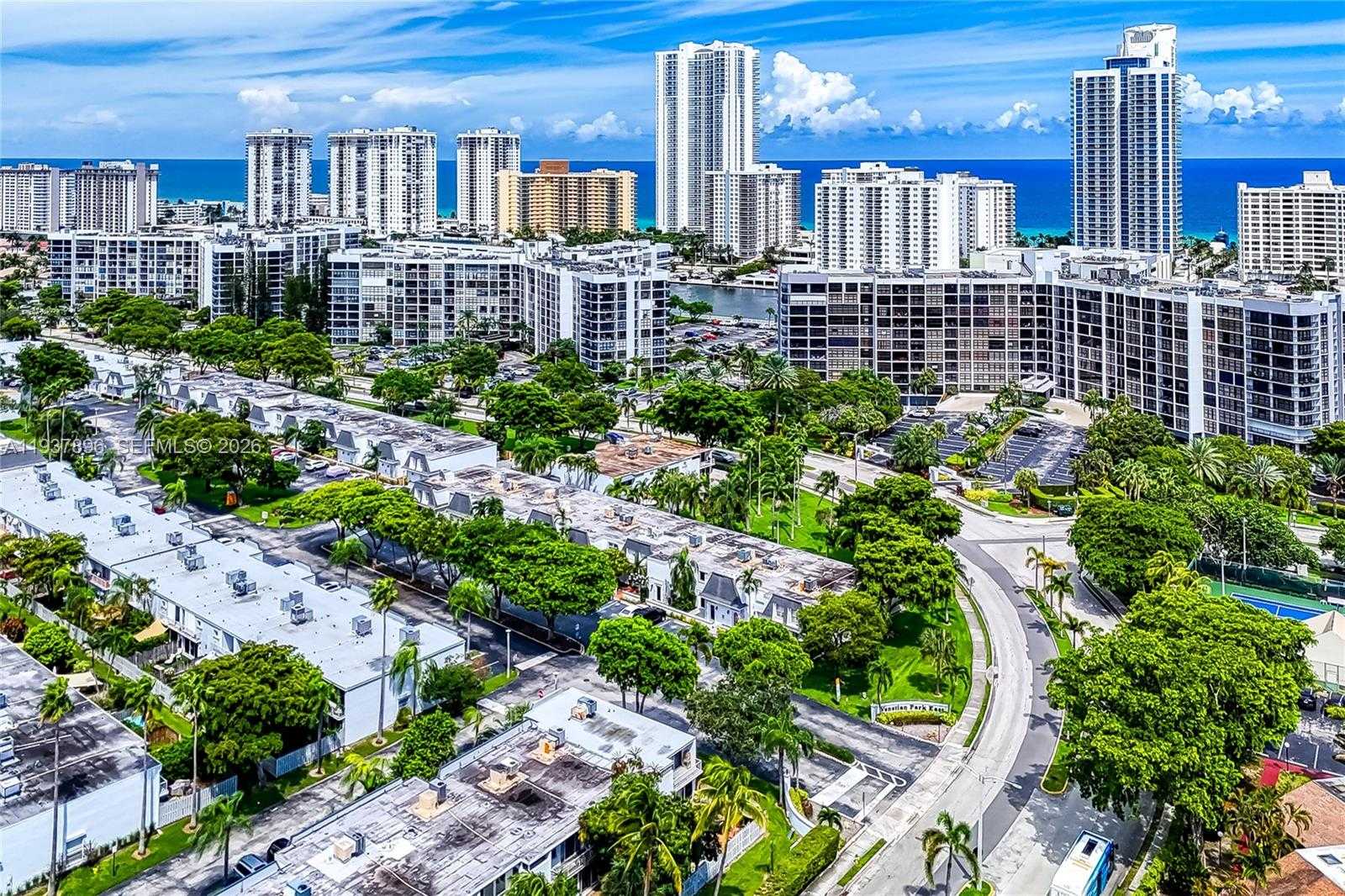 Small Image of 2500 PARKVIEW DR #911, Hallandale Beach Number 60