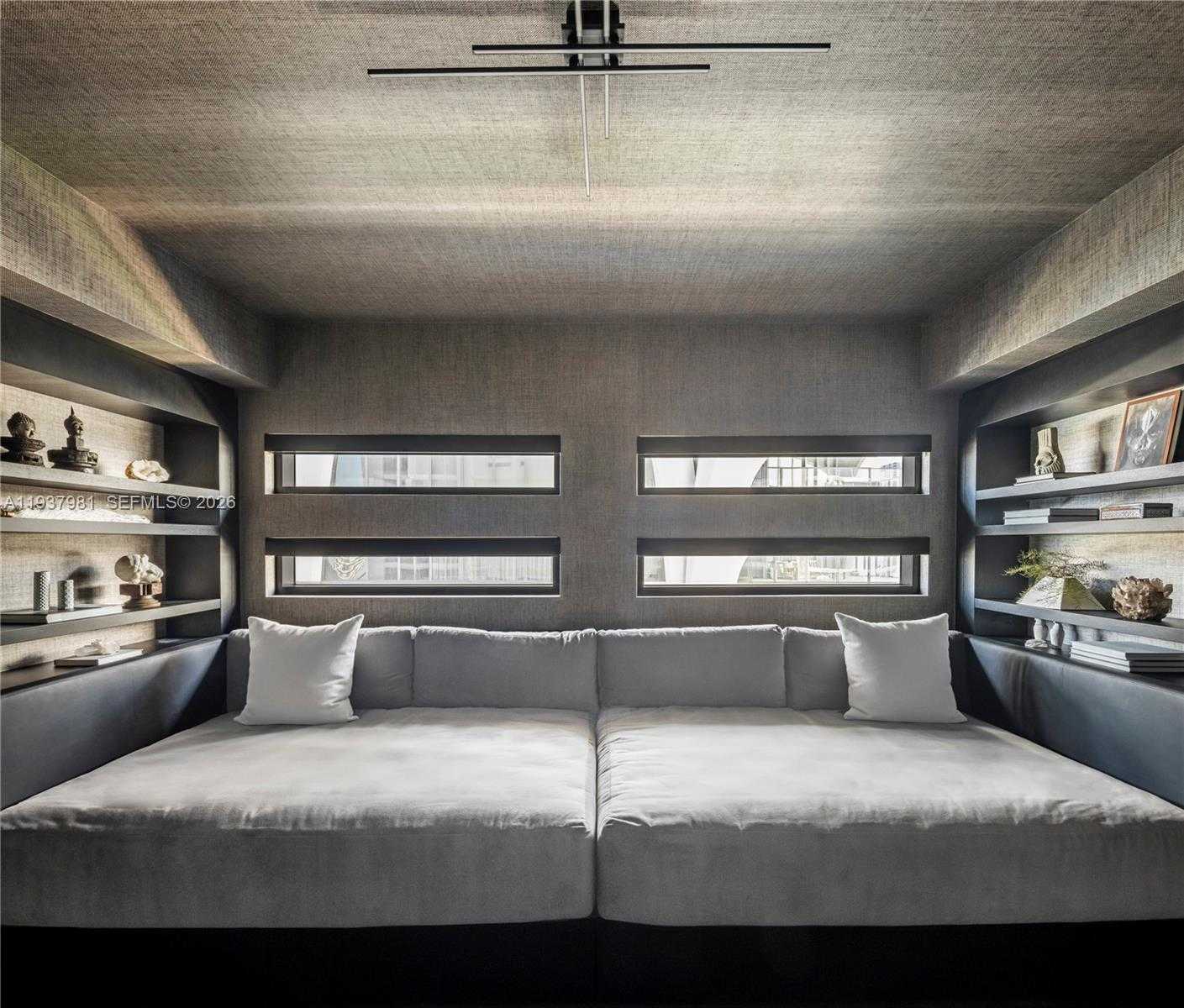 Small Image of 1040 BISCAYNE BLVD #2202, Miami Number 22