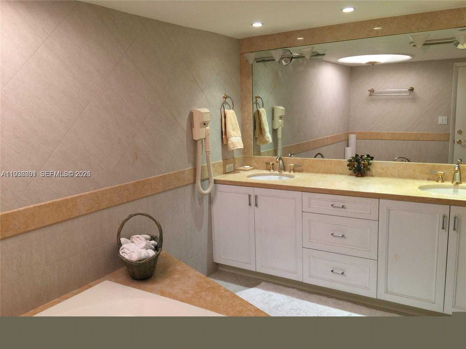 Small Image of 1121 CRANDON BLVD #F1107, Key Biscayne Number 11