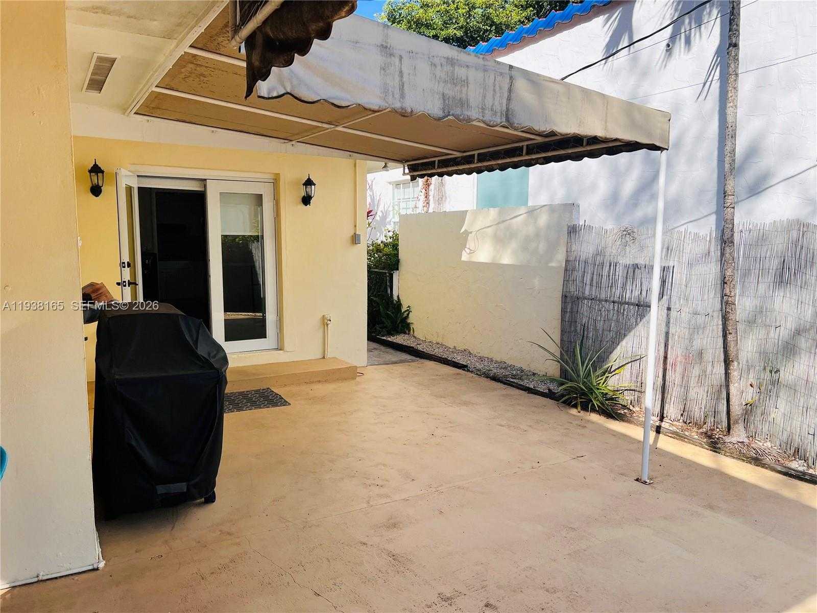 Small Image of 1507 PIZARRO ST, Coral Gables Number 10