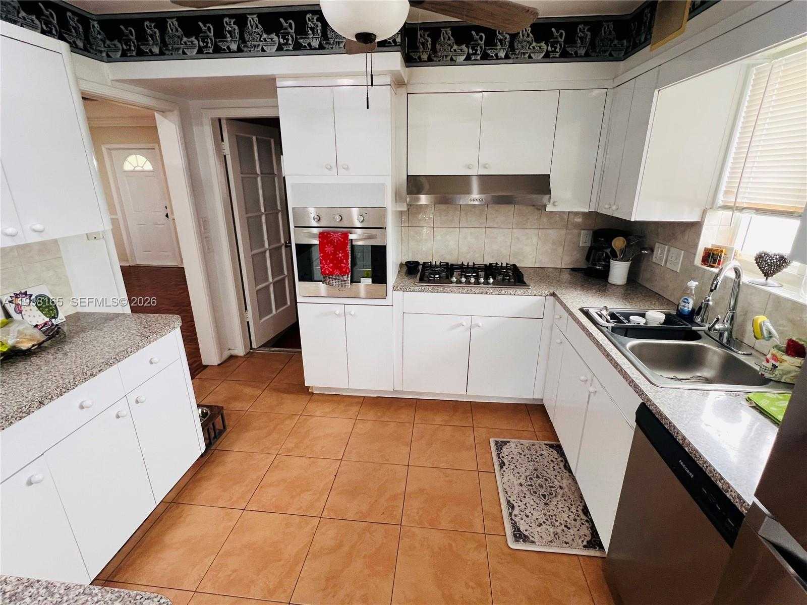 Small Image of 1507 PIZARRO ST, Coral Gables Number 7