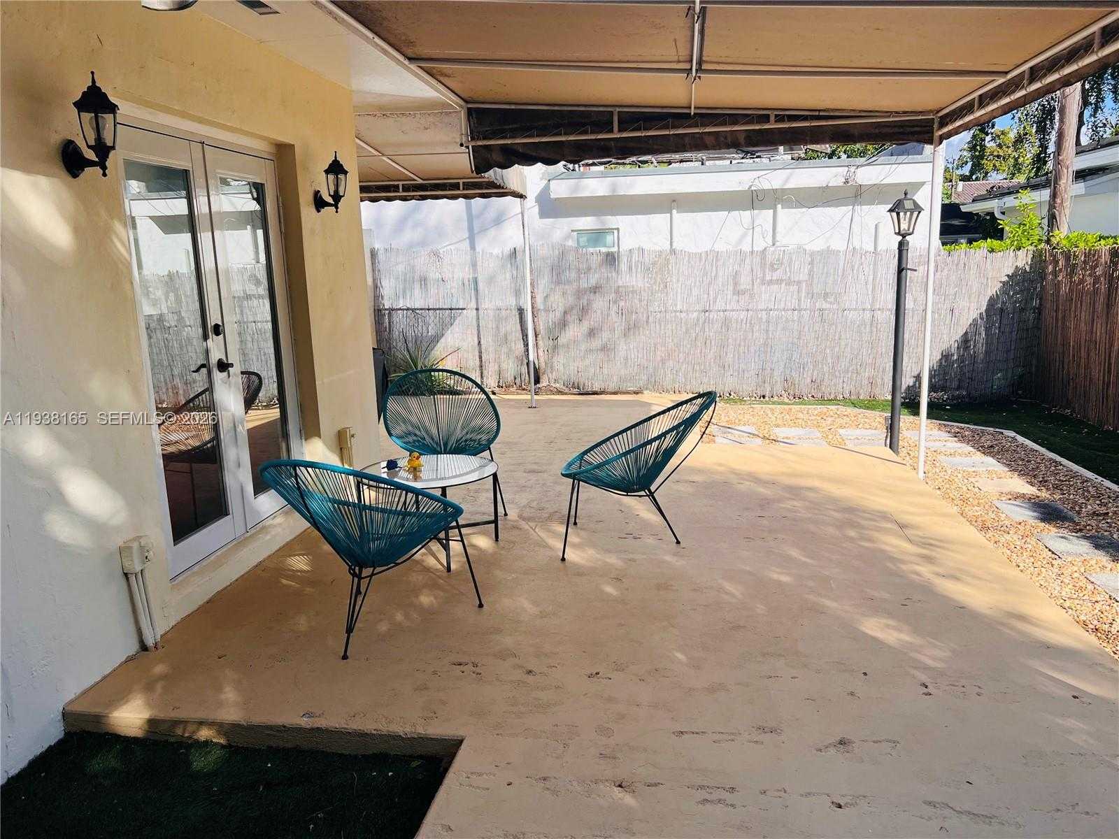 Small Image of 1507 PIZARRO ST, Coral Gables Number 9