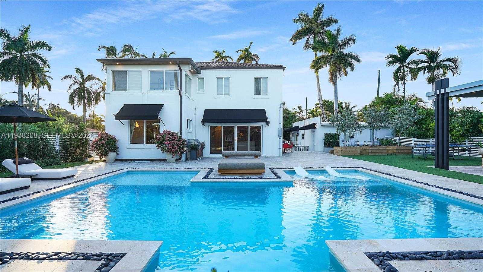 Small Image of 1201 NORTH EAST 85TH ST, Miami Number 14