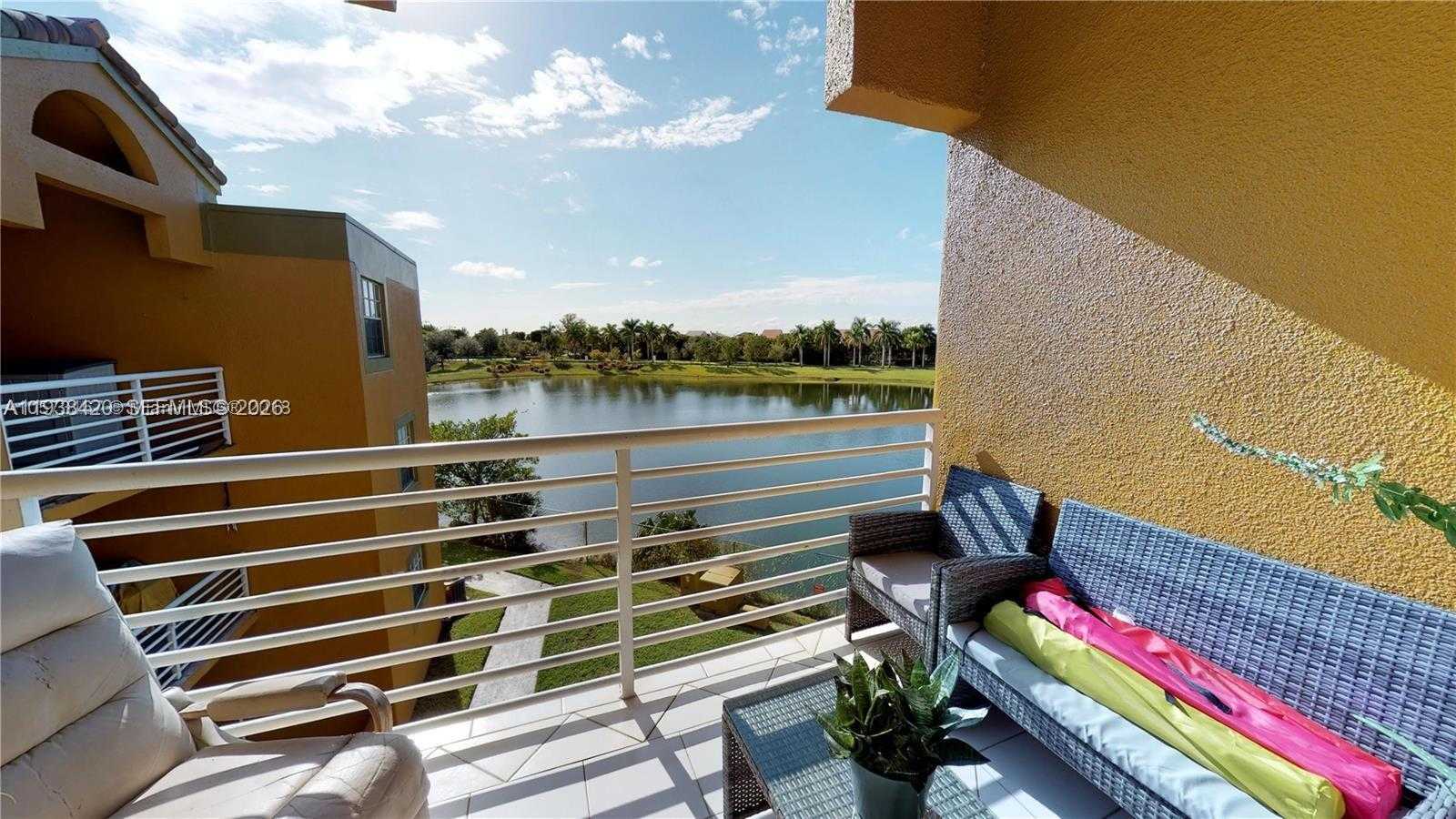 Small Image of 9735 FONTAINEBLEAU BLVD #G308, Miami Number 3