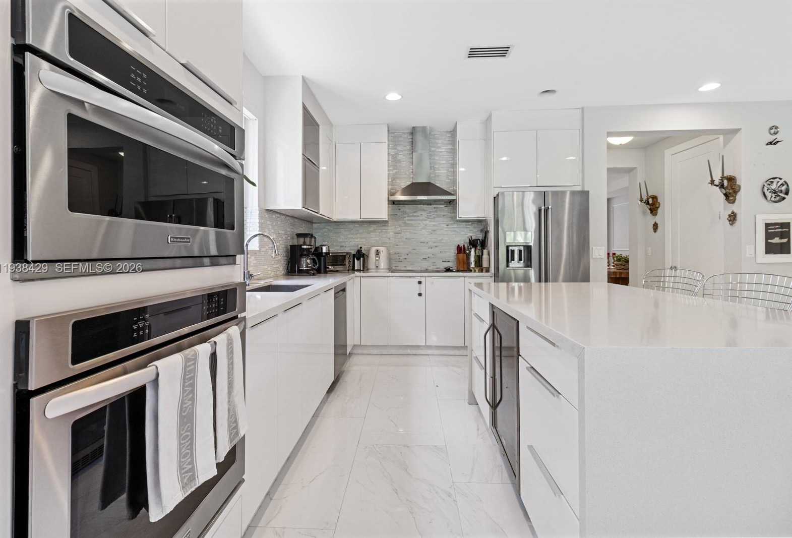 Small Image of 2930 CATALINA ST #1, Miami Number 11