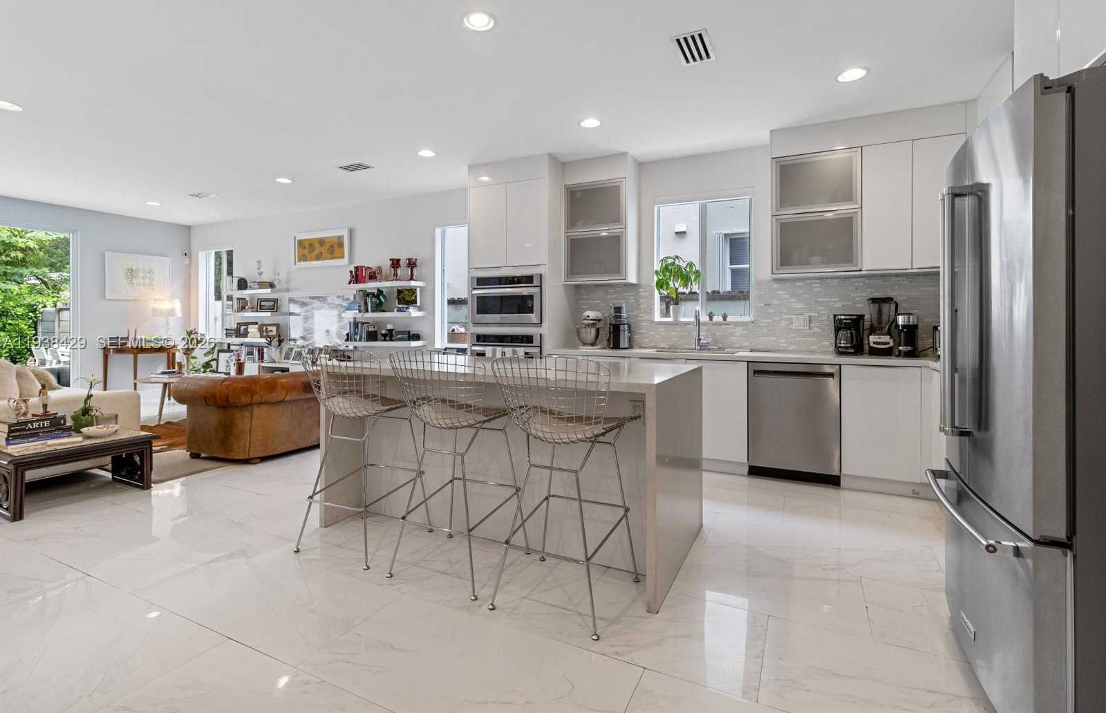 Small Image of 2930 CATALINA ST #1, Miami Number 12