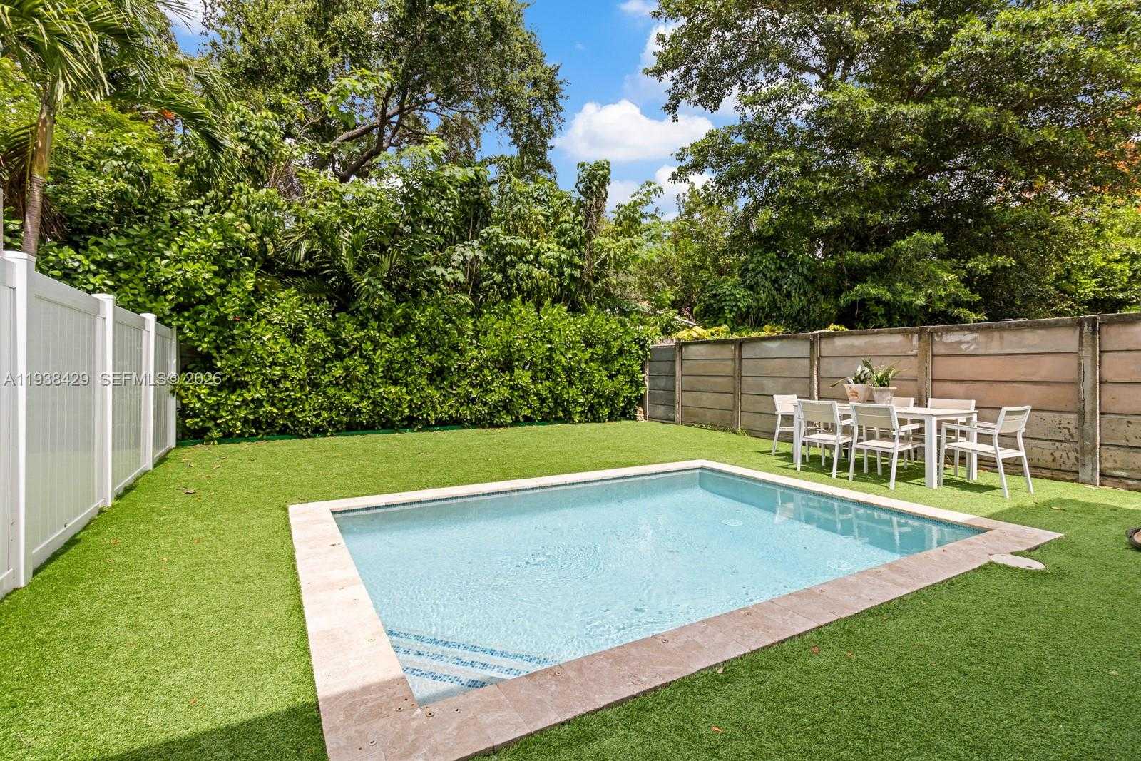 Small Image of 2930 CATALINA ST #1, Miami Number 16