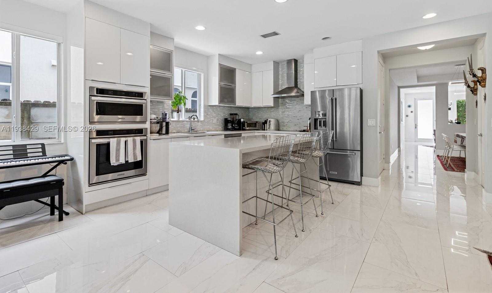 Small Image of 2930 CATALINA ST #1, Miami Number 23