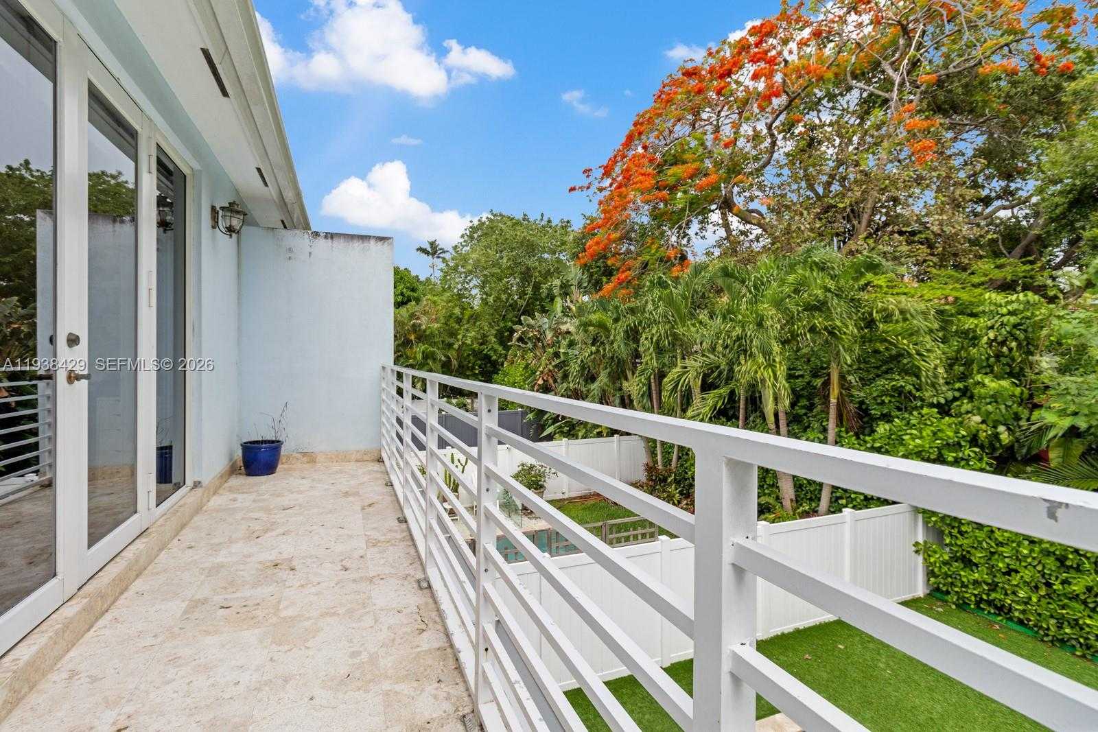 Small Image of 2930 CATALINA ST #1, Miami Number 27