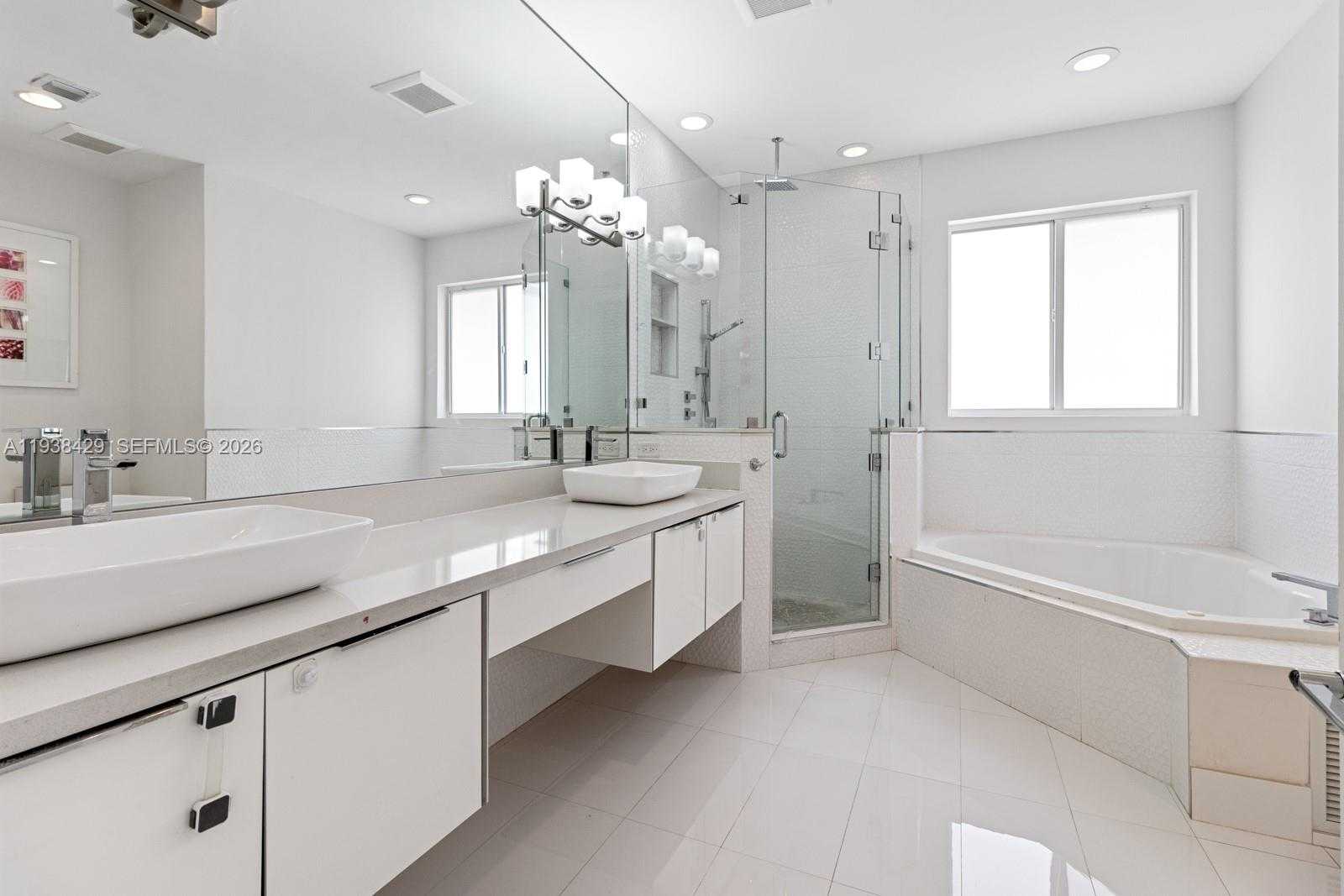 Small Image of 2930 CATALINA ST #1, Miami Number 32