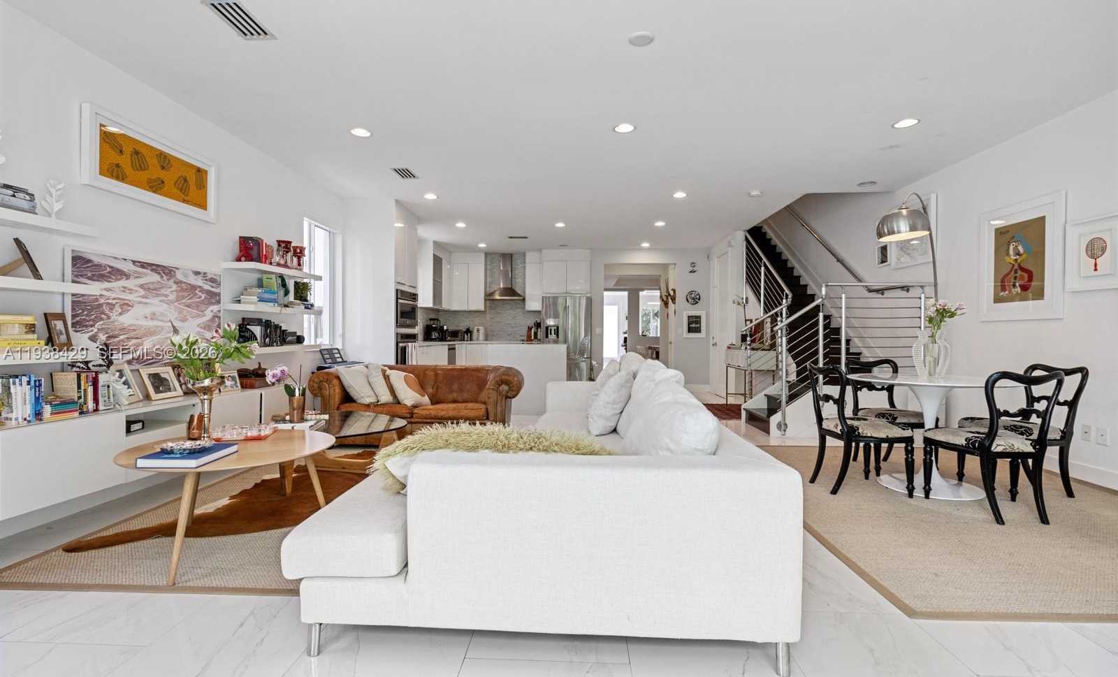 Small Image of 2930 CATALINA ST #1, Miami Number 5