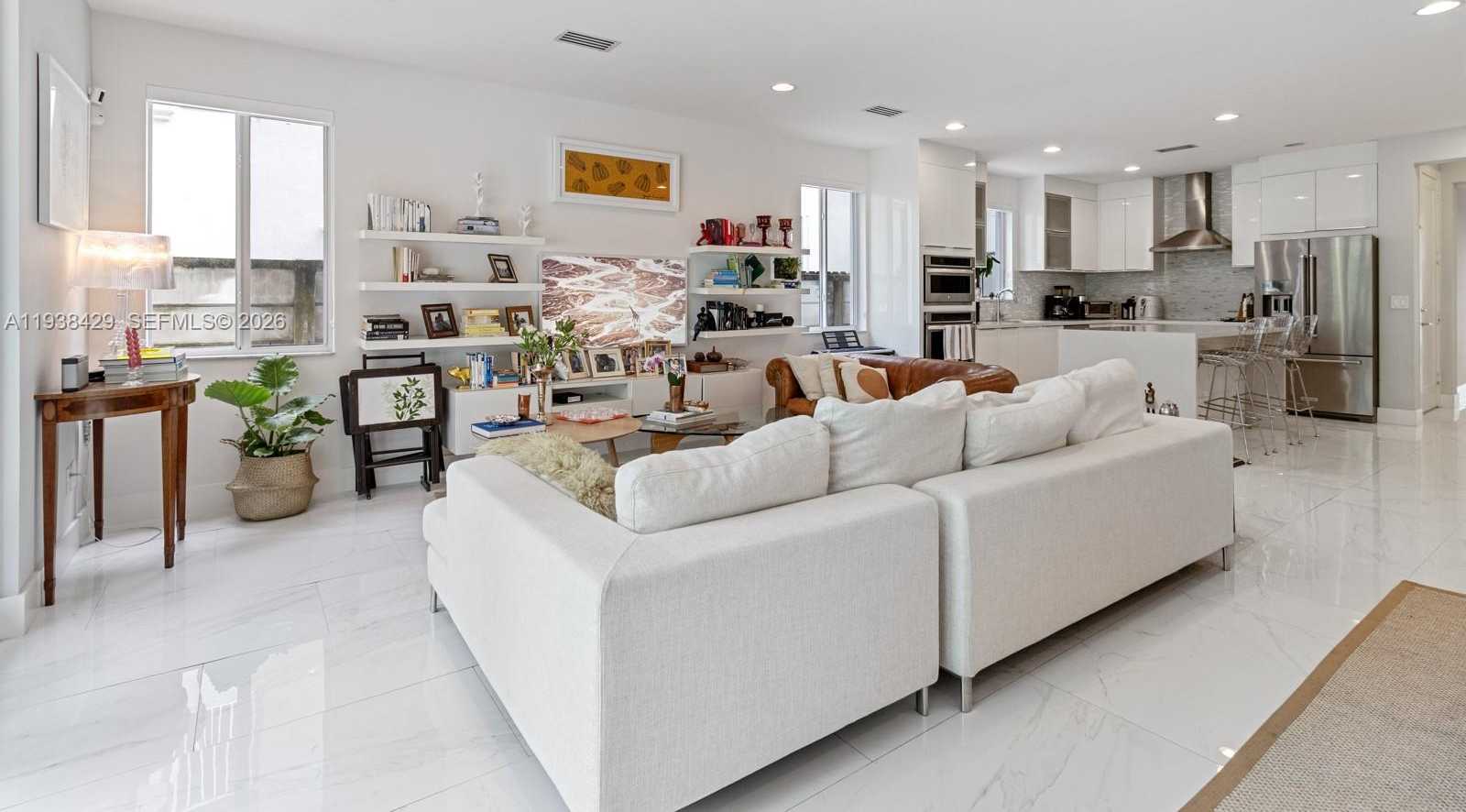 Small Image of 2930 CATALINA ST #1, Miami Number 8