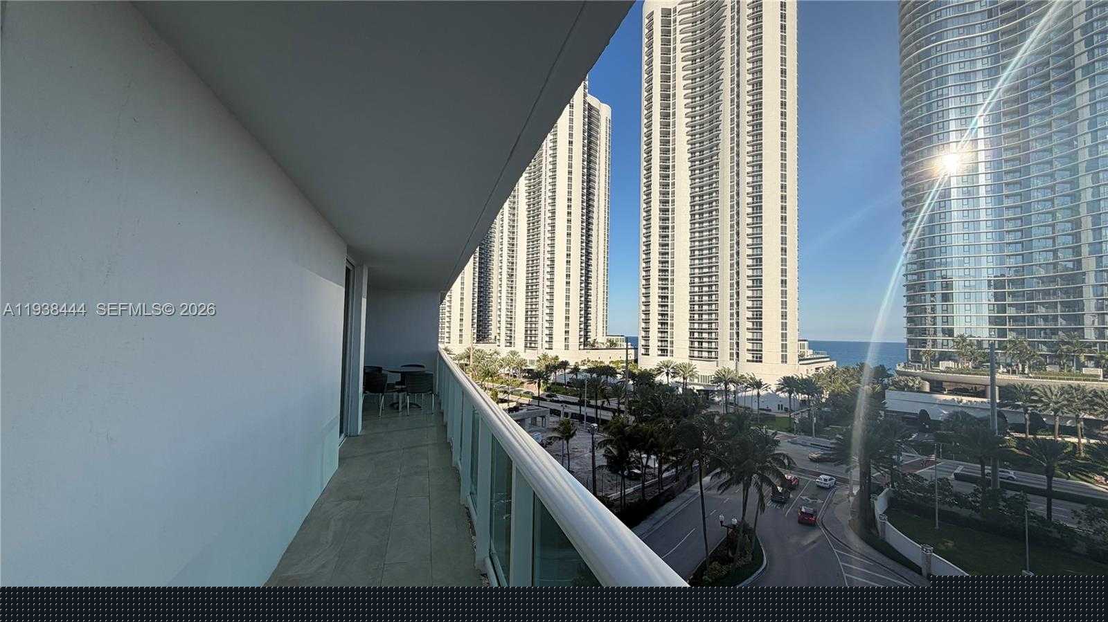 Small Image of 100 BAYVIEW DR #807, Sunny Isles Beach Number 10