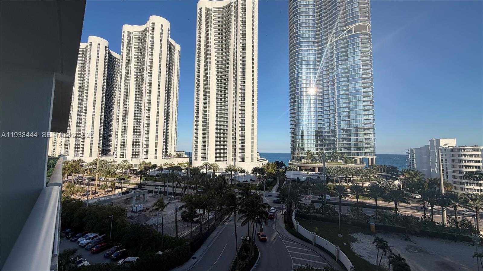 Small Image of 100 BAYVIEW DR #807, Sunny Isles Beach Number 11