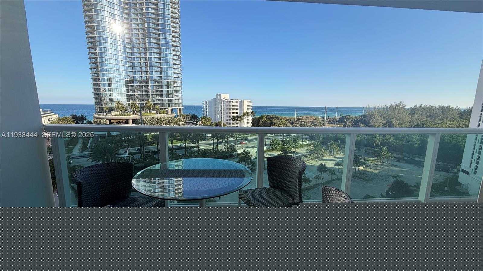 Small Image of 100 BAYVIEW DR #807, Sunny Isles Beach Number 5