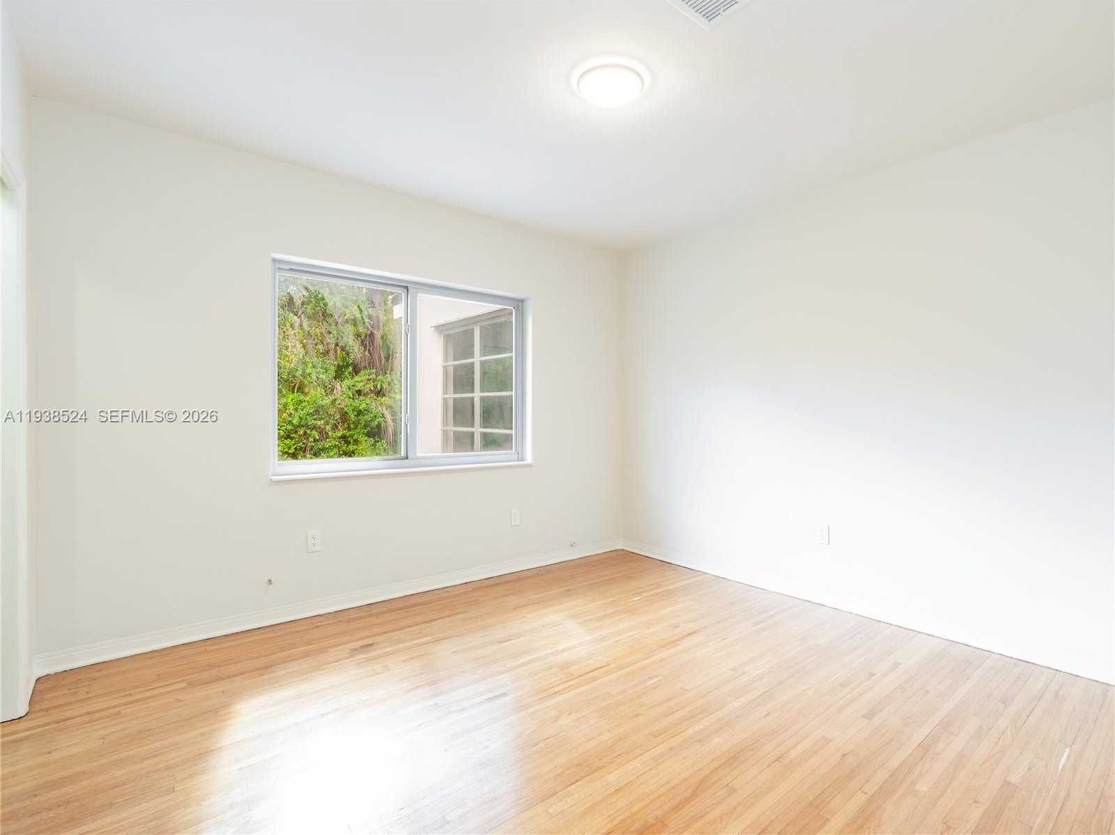 Imagen de Pequeño Objeto