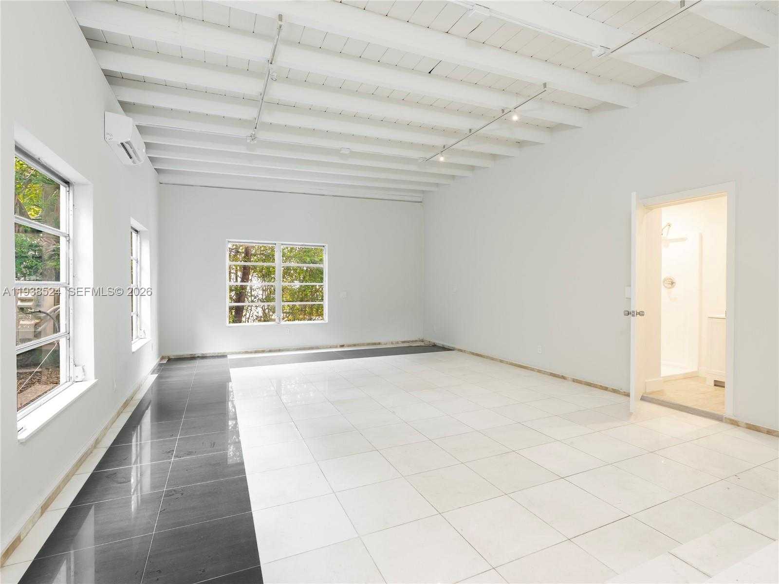 Imagen de Pequeño Objeto