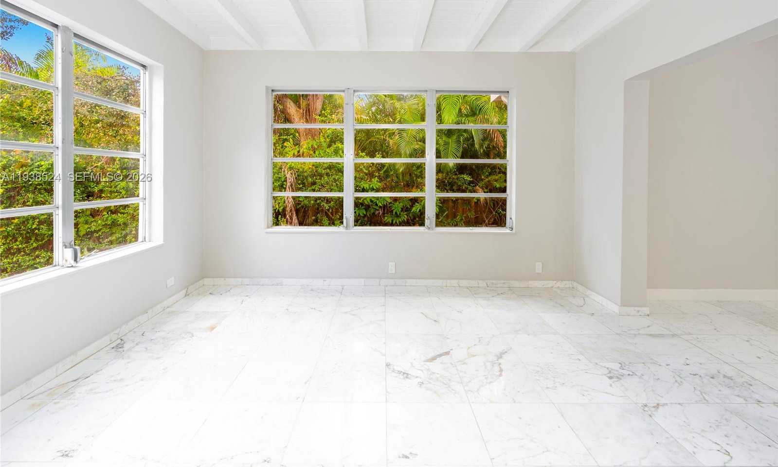 Imagen de Pequeño Objeto